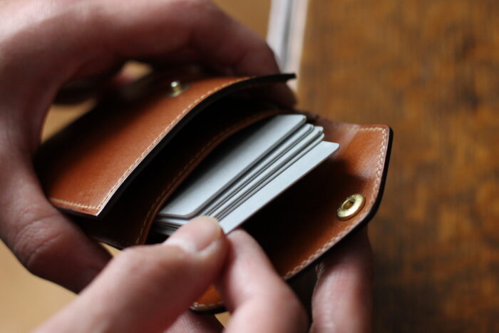 薄型二つ折り財布