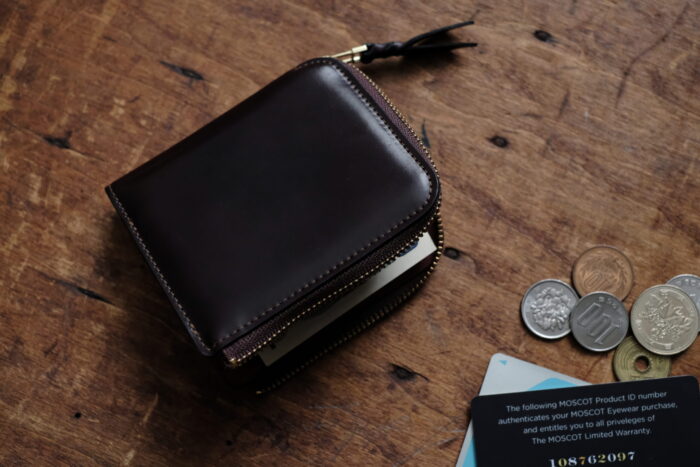 ホーウィン社シェルコードバンとイタリアのオイルレザーで製作したミニL字ファスナー財布-Cram-